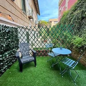 https://a-due-passi-da-mondello.sicilyhotelsitaly.net